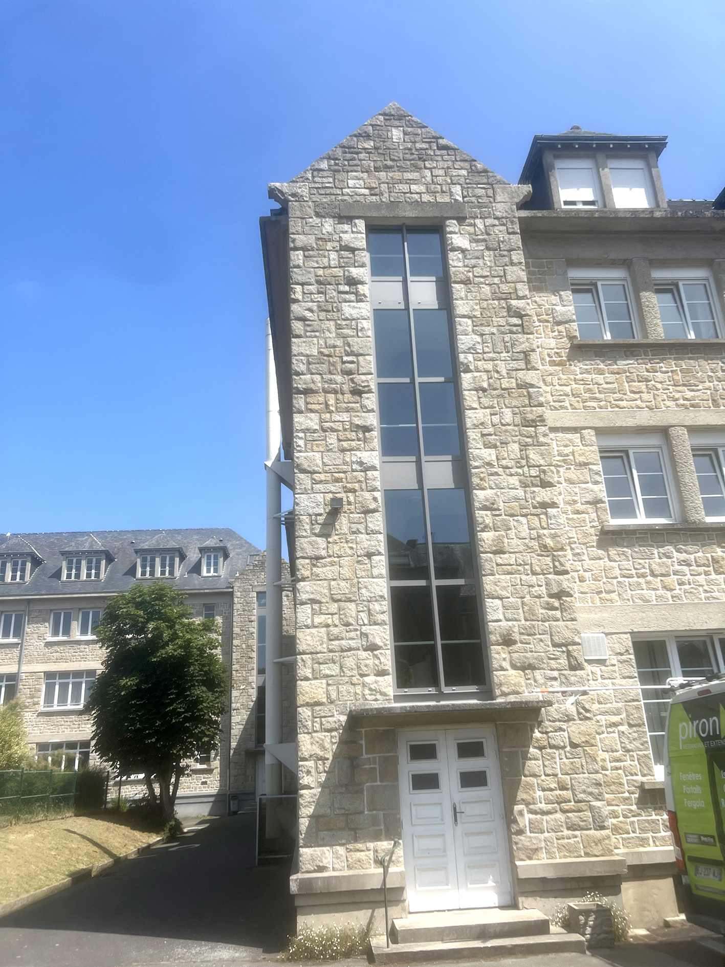 Pose de fenêtres et de baies vitrées vers Dinan