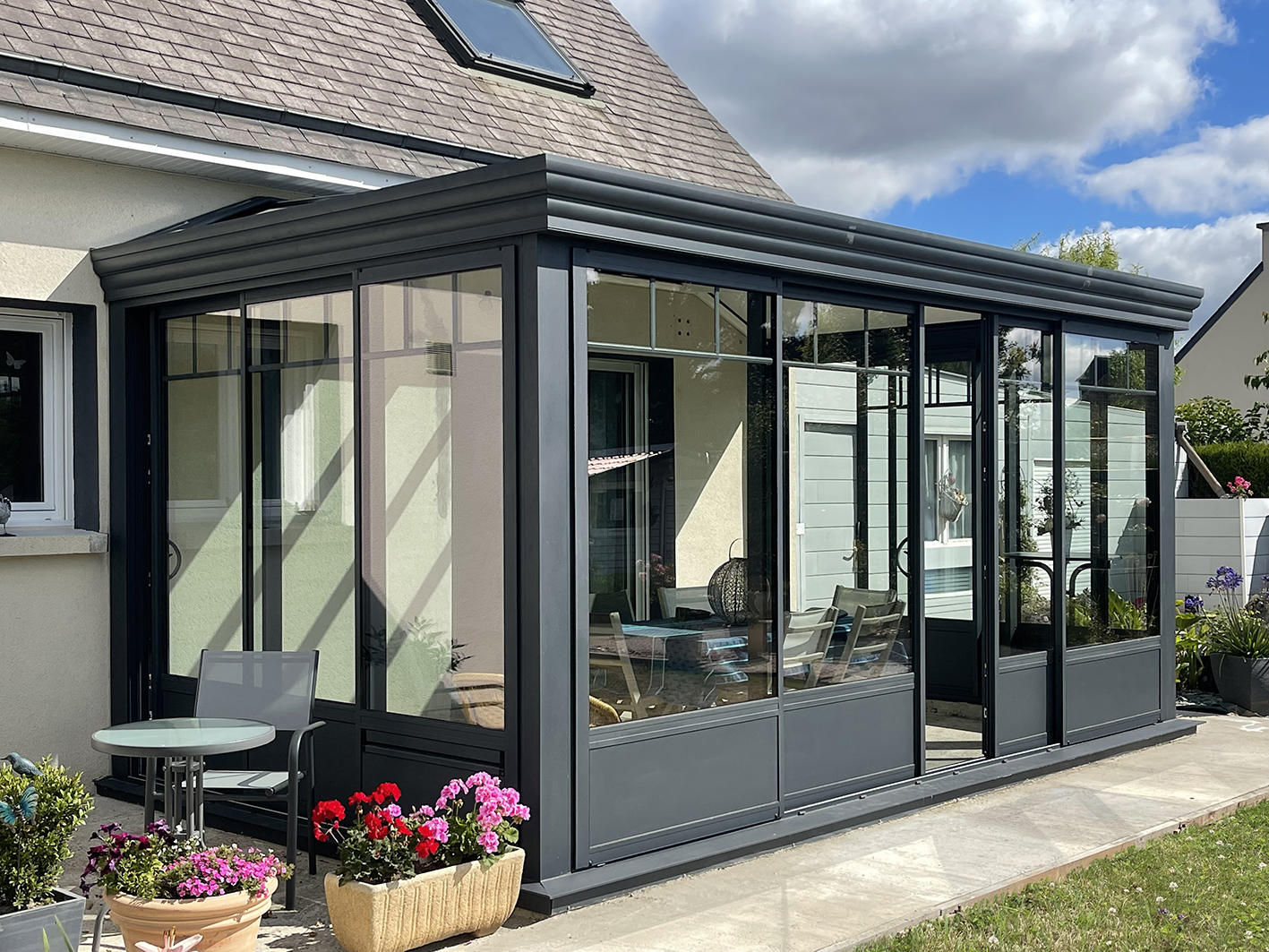 Véranda aluminium gris anthracite près de dinard